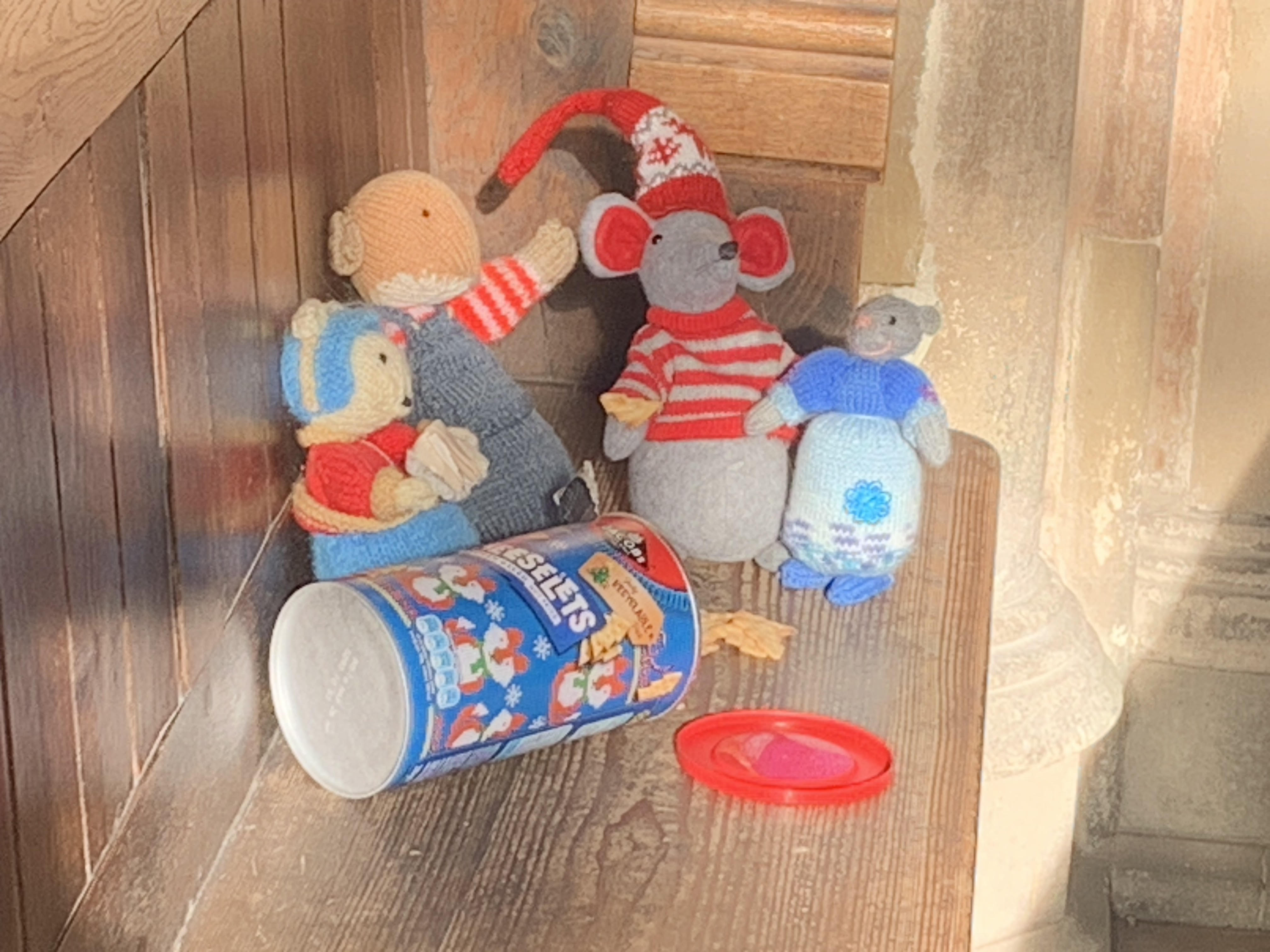The family has a picnic in the pews!
